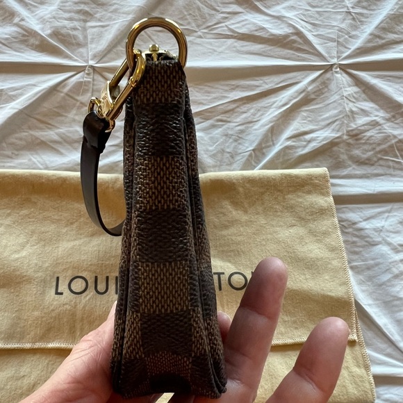 SOLD Authentic Louis Vuitton Pochette Accessoires - Picture 7 of 7